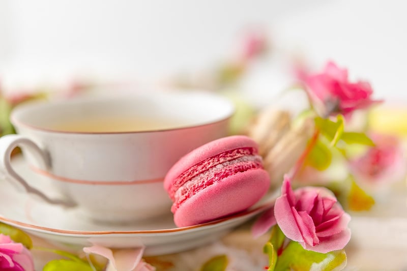 Moon-shaped Macarons